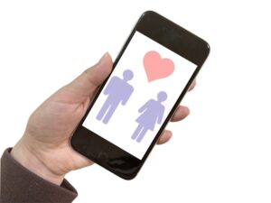 マチアプの女と昼にカフェで会うんだけど何話せばいいの？