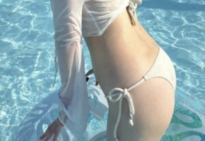 上乳がしっかりえっちな恵体コスプレイヤーさんがこちらwwwwwww