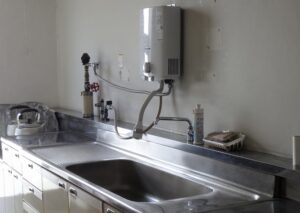 【悲報】タイミーワイ、冷蔵庫に冷やされてたボディシートを使うも社員の私物だったらしく嫌なトーンで怒られる・・・