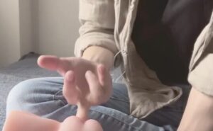 【画像】手マン、指が腐ることが判明