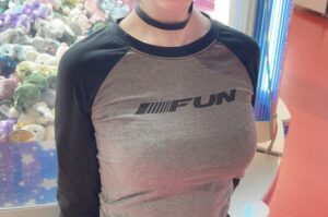 【画像】地味眼鏡ゲーセン女子「おい、このUFOキャッチャー取って！」