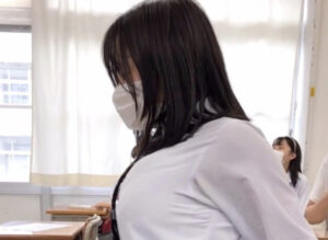 【画像】女子高生の巨乳なんて実際この程度だよな