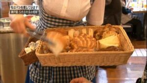 【悲報】神戸屋のスケベ制服ウェイトレスの更衣室を盗撮した結果ｗｗｗｗｗｗｗ