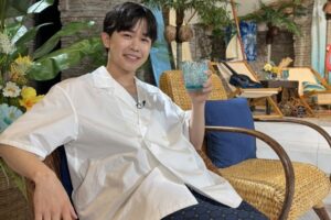 鈴木福くん、巨乳とイチャイチャしてしまう