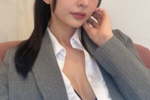 エレベーターガール、AVデビュー