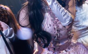 【画像】東大卒アイドルさん、彼氏もいないまま30代になり脱ぎ始める
