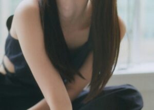 【画像】こういう『顔が映ってない巨乳画像』が最もえっちな件wwwwwww