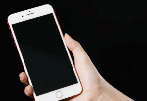 ホテル泊まりで彼女がスマホ弄ってる時にXの裏垢が見えた結果wwwwww