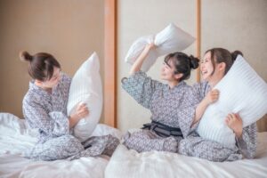 【画像】枕投げで負けたJKの末裔ｗｗｗｗｗｗｗｗｗｗｗ