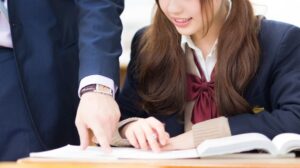 家庭教師でJKのスマホ勝手に見ちゃったんだが、最悪の気分になった