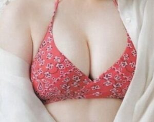 いそっち(40)の巨乳グラドルのビキニ、ドえっちすぎるwwwwww