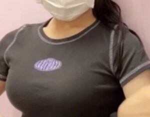 最近まで小学生だった女の子、巨乳すぎて始まるwwwww