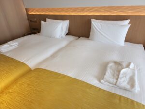 ビジホ隣部屋「ﾝｯ♡ｱﾝｯ♡」ｷﾞｼｷﾞｼ←これ