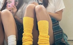 【画像】美人すぎる姉妹、盗撮される