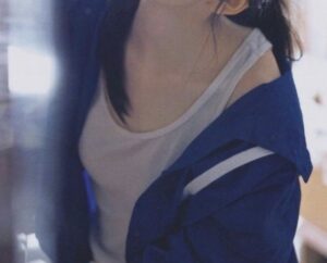 【画像】赤ん坊、ママの乳房をチュッチュしてしまうwwwww