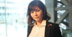 【画像】真木よう子さん「見て、おっぱいがこんなにパンパンでHカップのブラからハミ出る」