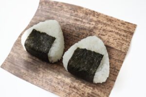 キャンプで彼女がオニギリ握ってきたよー←これ