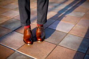 【悲報】彼氏の服がダサすぎて隣歩くのがしんどい