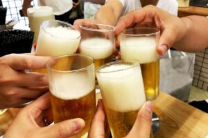 同窓会ぼく「今は意図的にニートやってるから実家にいるよ〜」友「あっ・・・」「へー・・・」