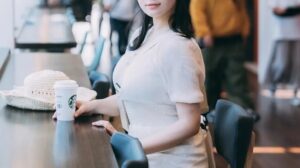 【悲報】非モテ男さん、デートでフードコートに連れていき女に叩かれまくるｗｗｗｗｗｗｗ