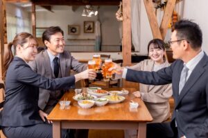【緊急】飲み会の時酔っ払った女同僚のおっぱい触ったのがバレてたっぽいんだけど