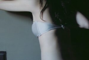 【画像】県庁の女性職員、顔面が可愛すぎてしまう
