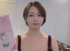 YouTubeの搾乳動画、ガチで美人だらけwwwwwwww