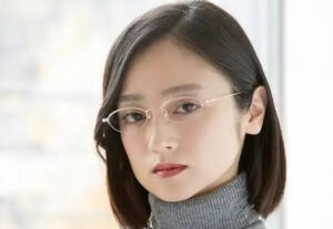 【画像あり】安達祐実さん(44)茶髪彼氏と腕を絡めて歩く
