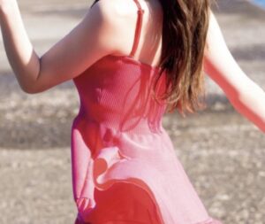 綾瀬はるか(40)さん、健康的な太ももチラリwwwwwwww