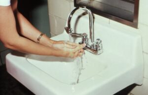 男子トイレで見かける謎の光景ベスト3ｗｗｗｗｗｗｗ