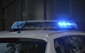 【画像】女性警官さん、何がとは言わないが恐らくデカい