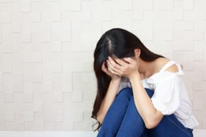 【動画】女配信者さん、ゲーム実況していただけなのに隣人にブチギレられ大号泣ｗｗｗｗｗｗ