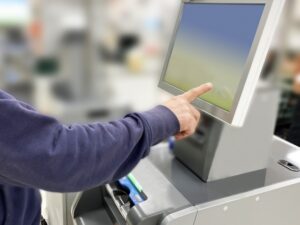 【画像】スーパーのセルフレジの万引き手口、出揃うｗｗｗｗｗｗｗ