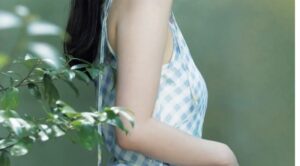 アイドルさん、レッスン中に引き締まったお腹がチラりと見えてしまうwwwwww