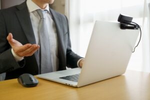 【悲報】ワイ、上司との通話中に「反抗期か？なめてんじゃねえよ」と言われる(´；ω；`)