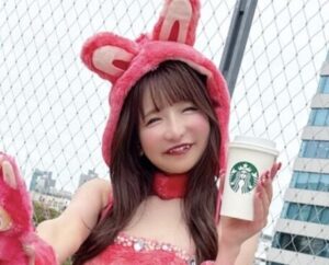 【画像】大食いアイドル『もえあず』の谷間エッッッッッwwwwwwwww