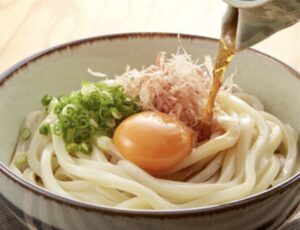 【画像】福岡の『うどん』←見た目がヤバすぎて終わるwwwwwww