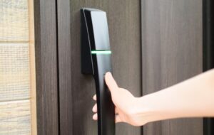 まだスマートロック使ってないやついる？