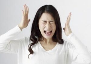 【動画】まんさん、ダンス中に即死攻撃により死亡してしまう