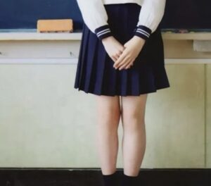 【画像】JK、ベロが真っ白wwwwwwwwwww