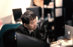 女13歳ワイ、教師を殴るガイジすぎて人生ガチで終わりそうで草www