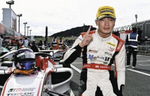【画像】高校を中退してF1を目指すレーサーさん(18)、嫉妬民に叩かれる