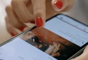 【画像】まんさん界隈でめちゃくちゃ流行ってる「デカ革ジャン」、全然エッチじゃない・・・