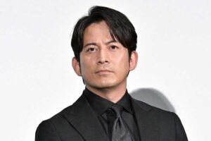 【悲報】岡田准一さん、ちっさいオッサン化してしまうｗｗｗｗｗ