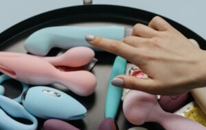 【画像】女さん、25%は毎日自慰行為をしていた