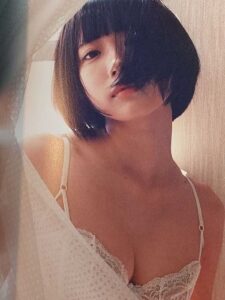 【画像】あのちゃんのお●ぱい