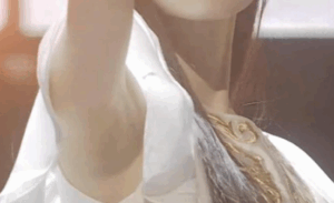 【画像】ガチで可愛い声優さん、エロすぎるワキを丸出ししてしまう