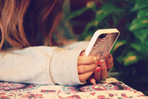 【悲報】女さん「アプリで知り合った元彼とは会ったその日にエッチしました…」