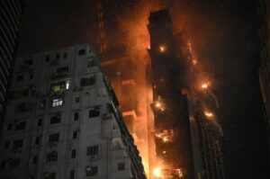 【悲報】香港のタワマン火事、ヤバい事になってる