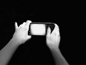 人の家をスマホで盗撮してた奴いたんだけどｗｗｗｗｗｗｗ